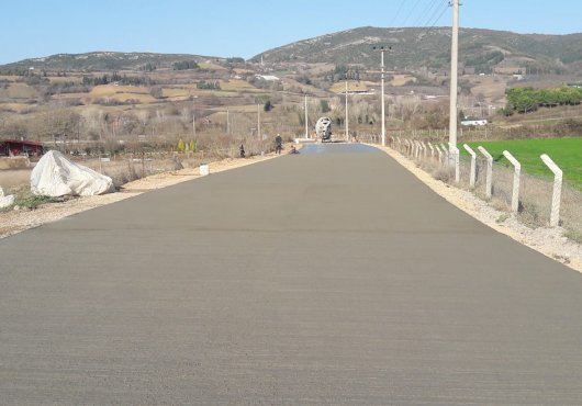 Karamürsel’de köy yolları modern ve güvenli..