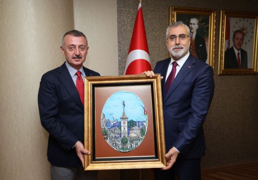 Bakan Işıkhan’dan Kocaeli Büyükşehir Belediyesine ziyaret