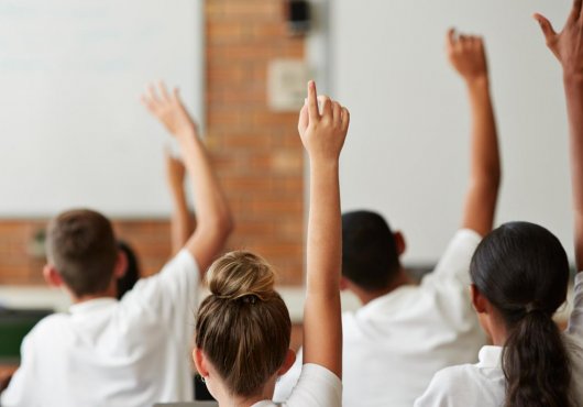 Çocuğun istenilen öğretmenin sınıfına düşmesi için asgari ücret alındığı iddiası